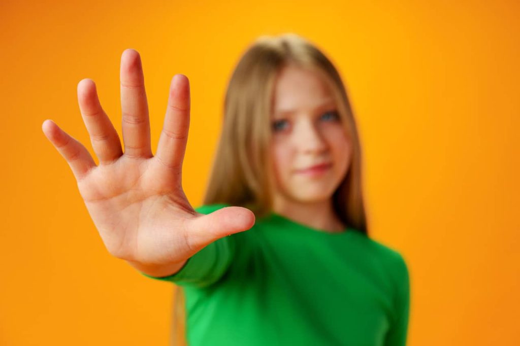 Cuidado com Acesso à Sala Infantil